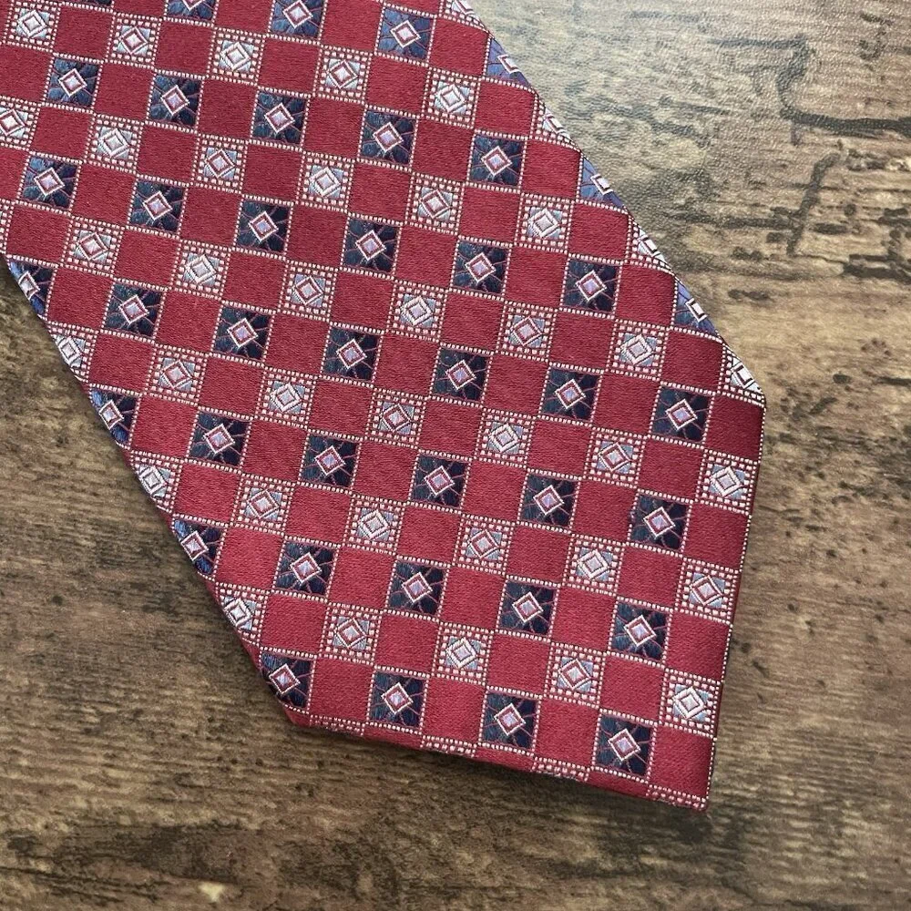 Ermenegildo Zegna Silk Tie Dark Red Geometric Satin Finish Necktie Luxury Italy